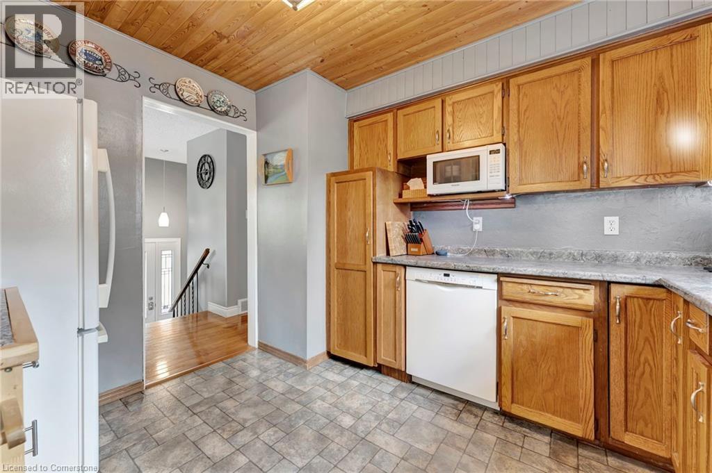 Photo 8 of 11 Brassey Court, Kitchener ON