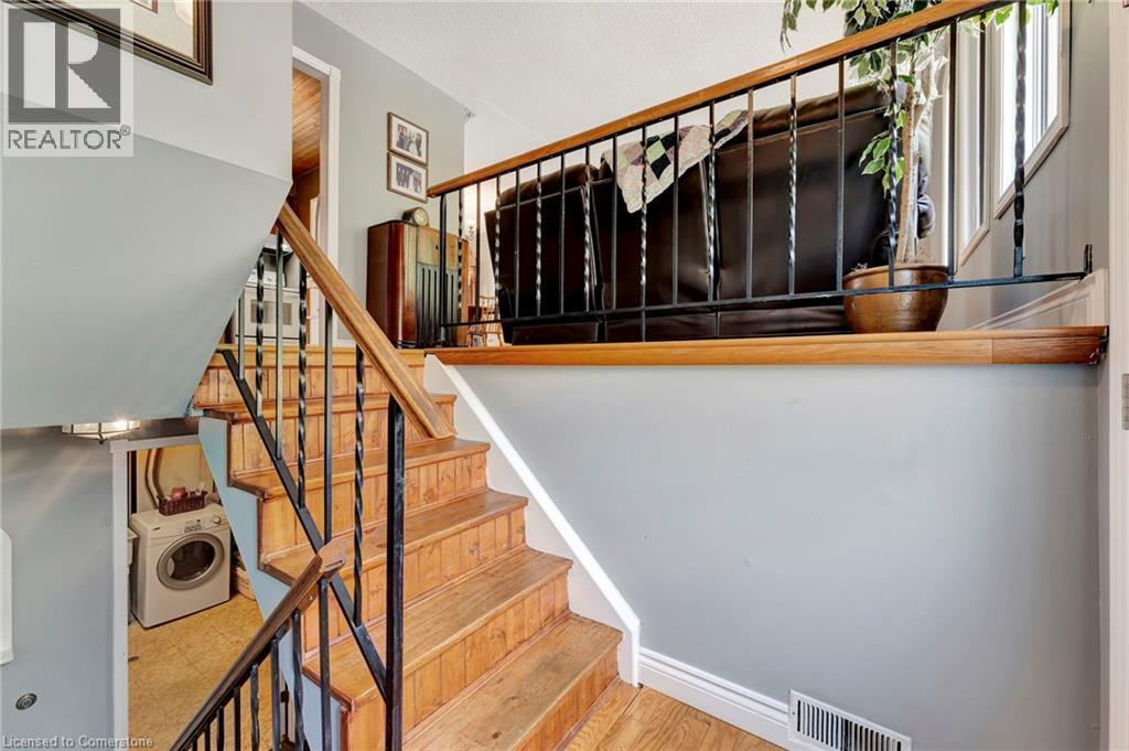 Photo 6 of 11 Brassey Court, Kitchener ON