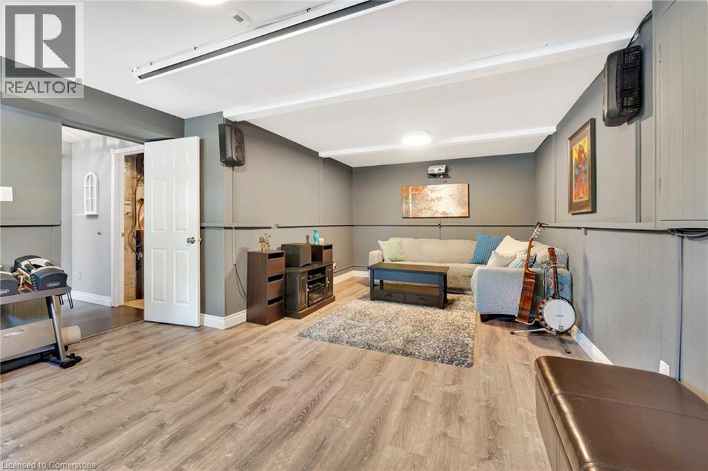 Photo 3 of 11 Brassey Court, Kitchener ON