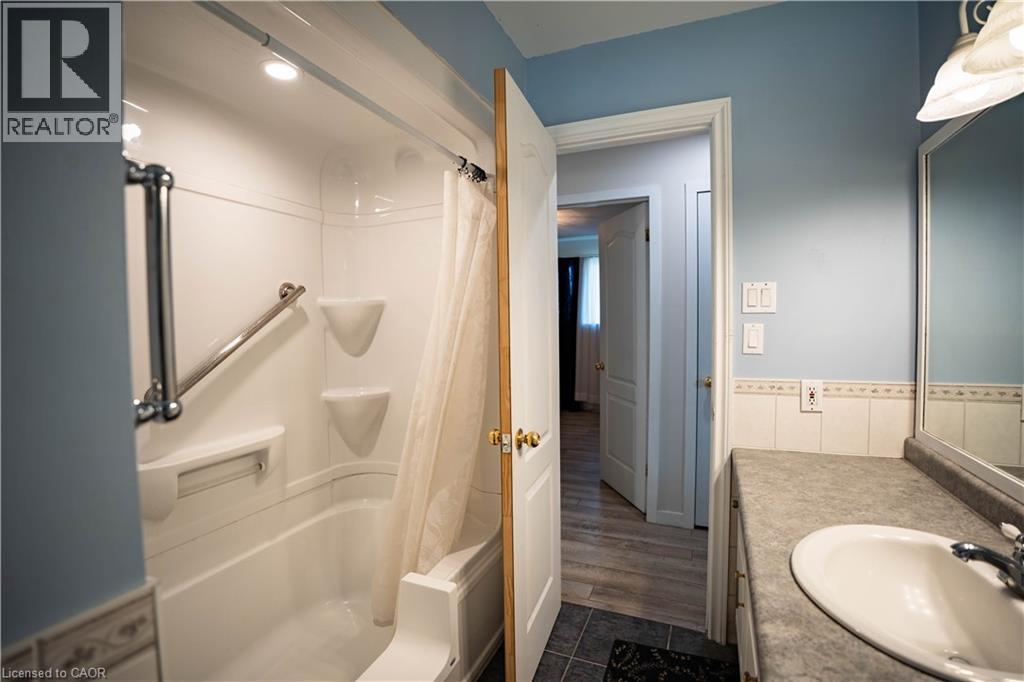 Photo 4 of 271 South Drive, Simcoe ON