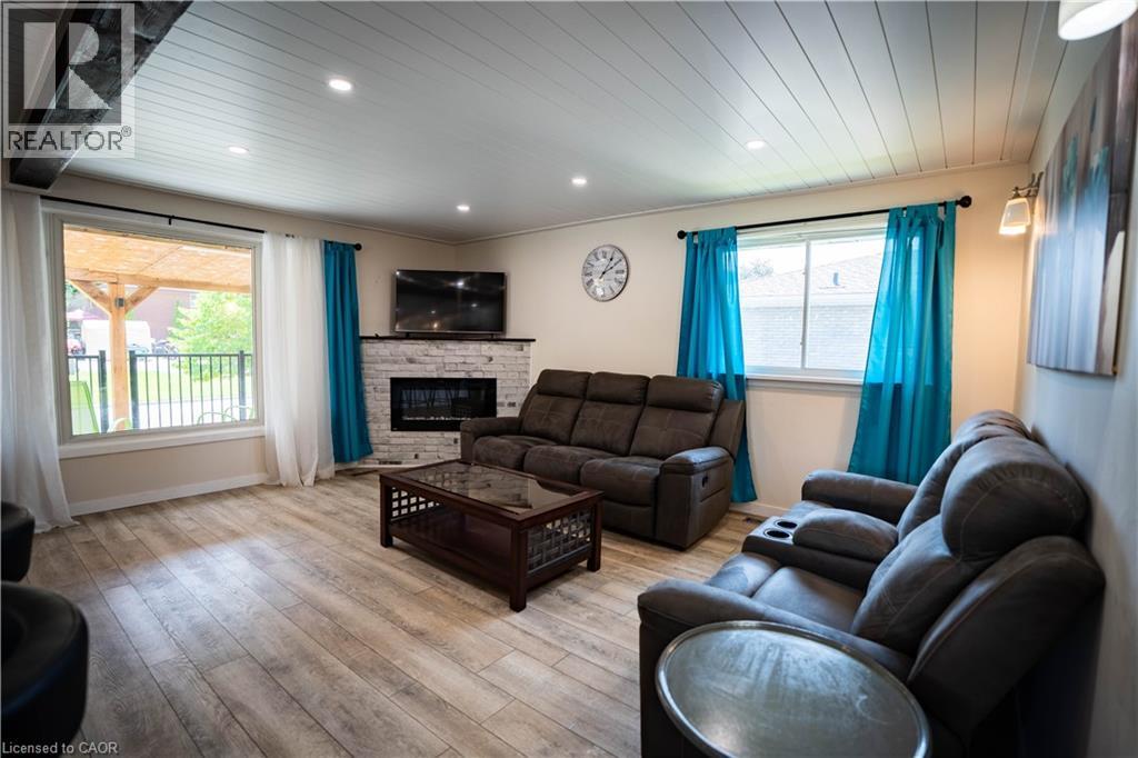 Photo 16 of 271 South Drive, Simcoe ON