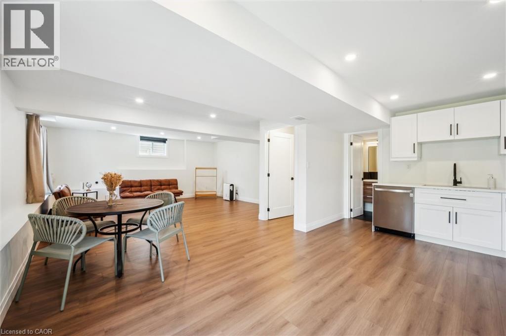 Photo 26 of 56 Sweeney Crescent, Cambridge ON