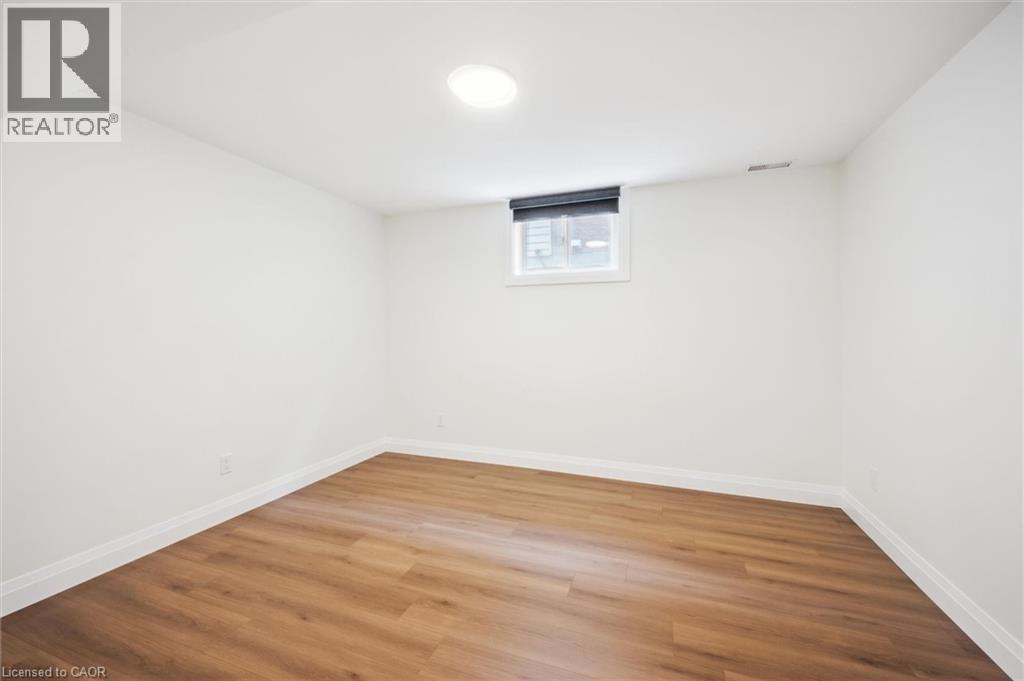 Photo 31 of 56 Sweeney Crescent, Cambridge ON