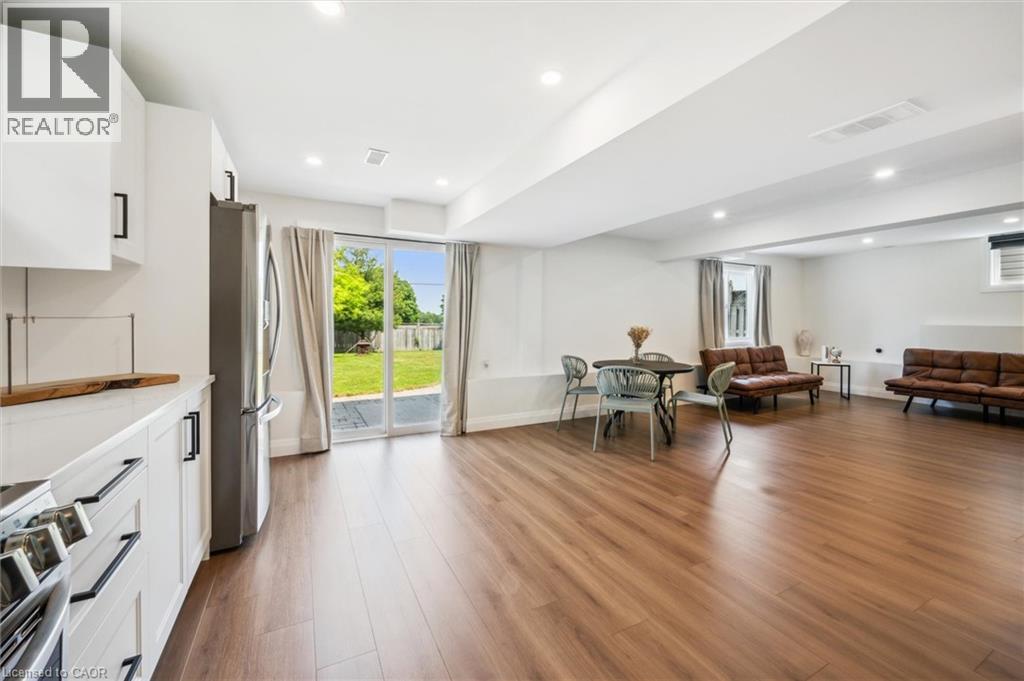 Photo 25 of 56 Sweeney Crescent, Cambridge ON