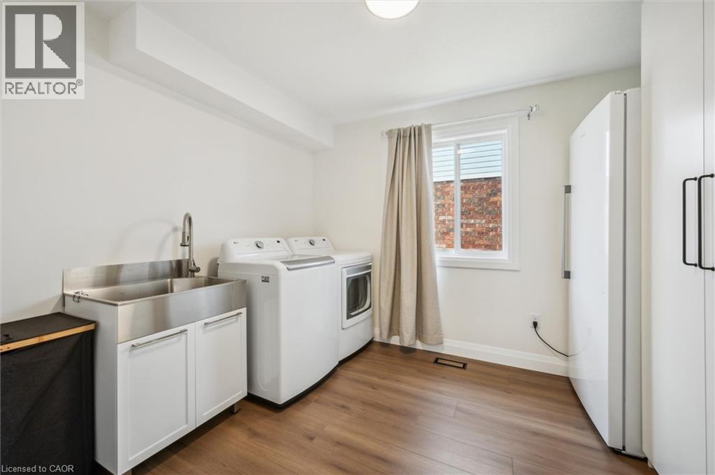 Photo 19 of 56 Sweeney Crescent, Cambridge ON