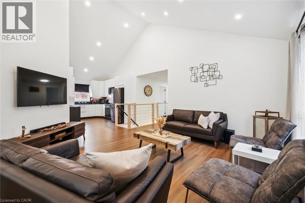 Photo 8 of 56 Sweeney Crescent, Cambridge ON
