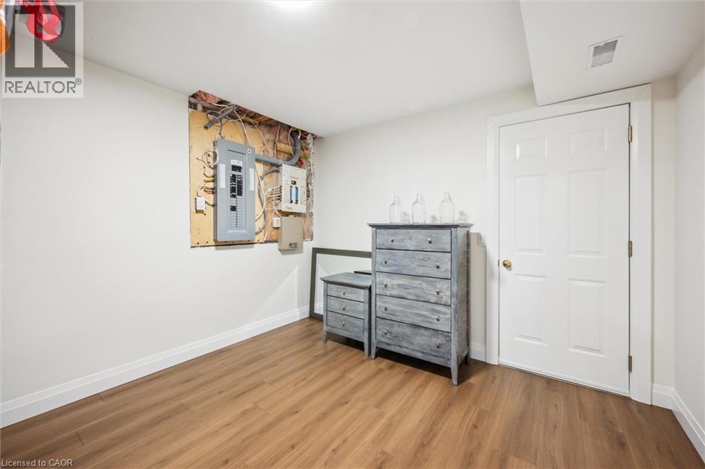 Photo 34 of 56 Sweeney Crescent, Cambridge ON