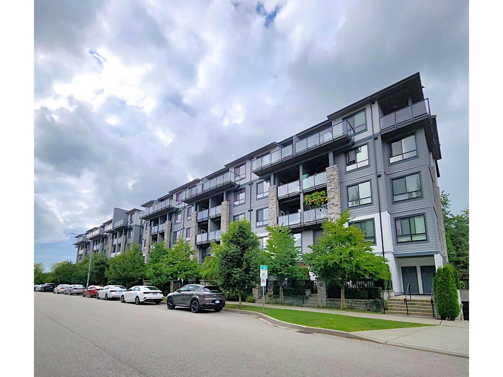 Photo 4 of 409 15351 101 Avenue, Surrey BC