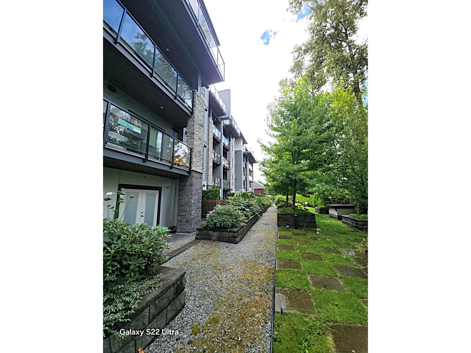Photo 34 of 409 15351 101 Avenue, Surrey BC
