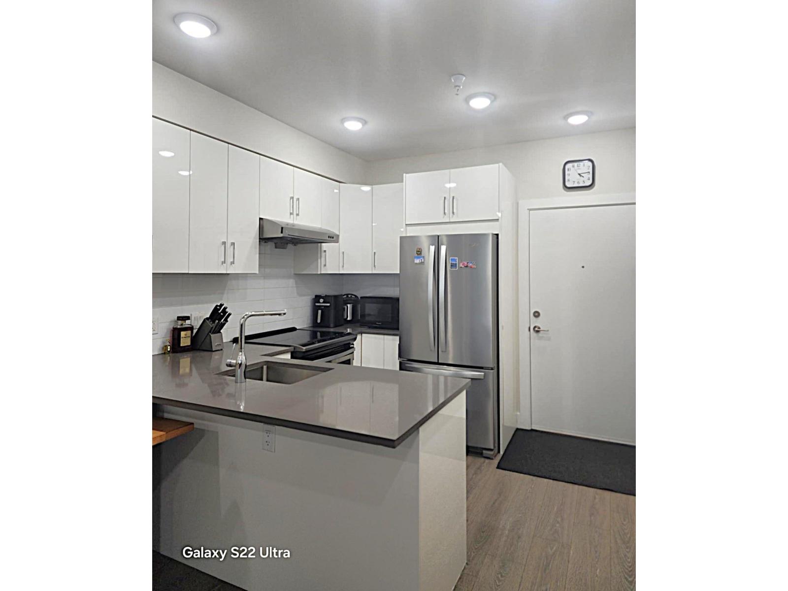 Photo 16 of 409 15351 101 Avenue, Surrey BC
