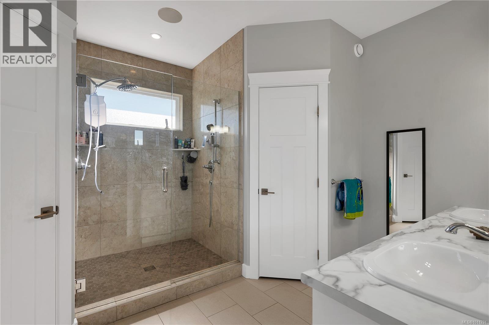 Photo 31 of 2613 Sunderland Rd, Campbell River BC