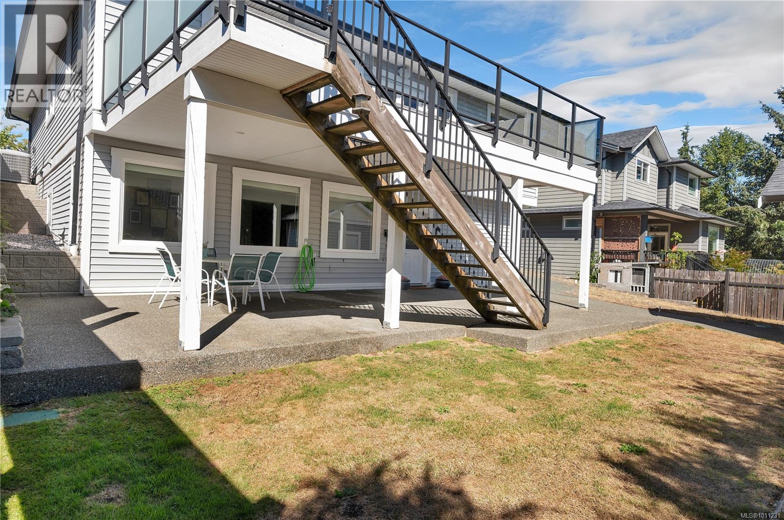 Photo 12 of 2613 Sunderland Rd, Campbell River BC