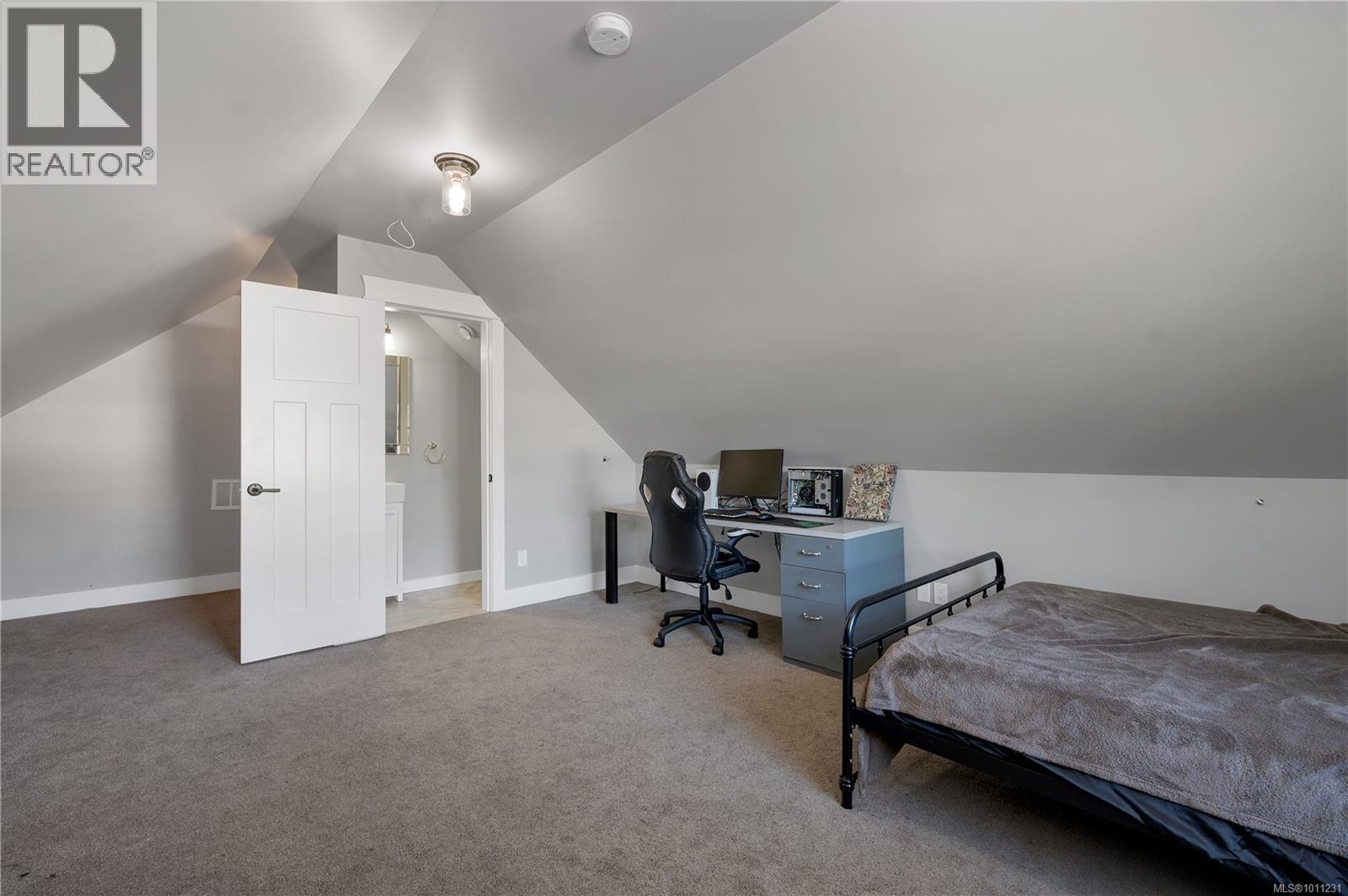 Photo 37 of 2613 Sunderland Rd, Campbell River BC