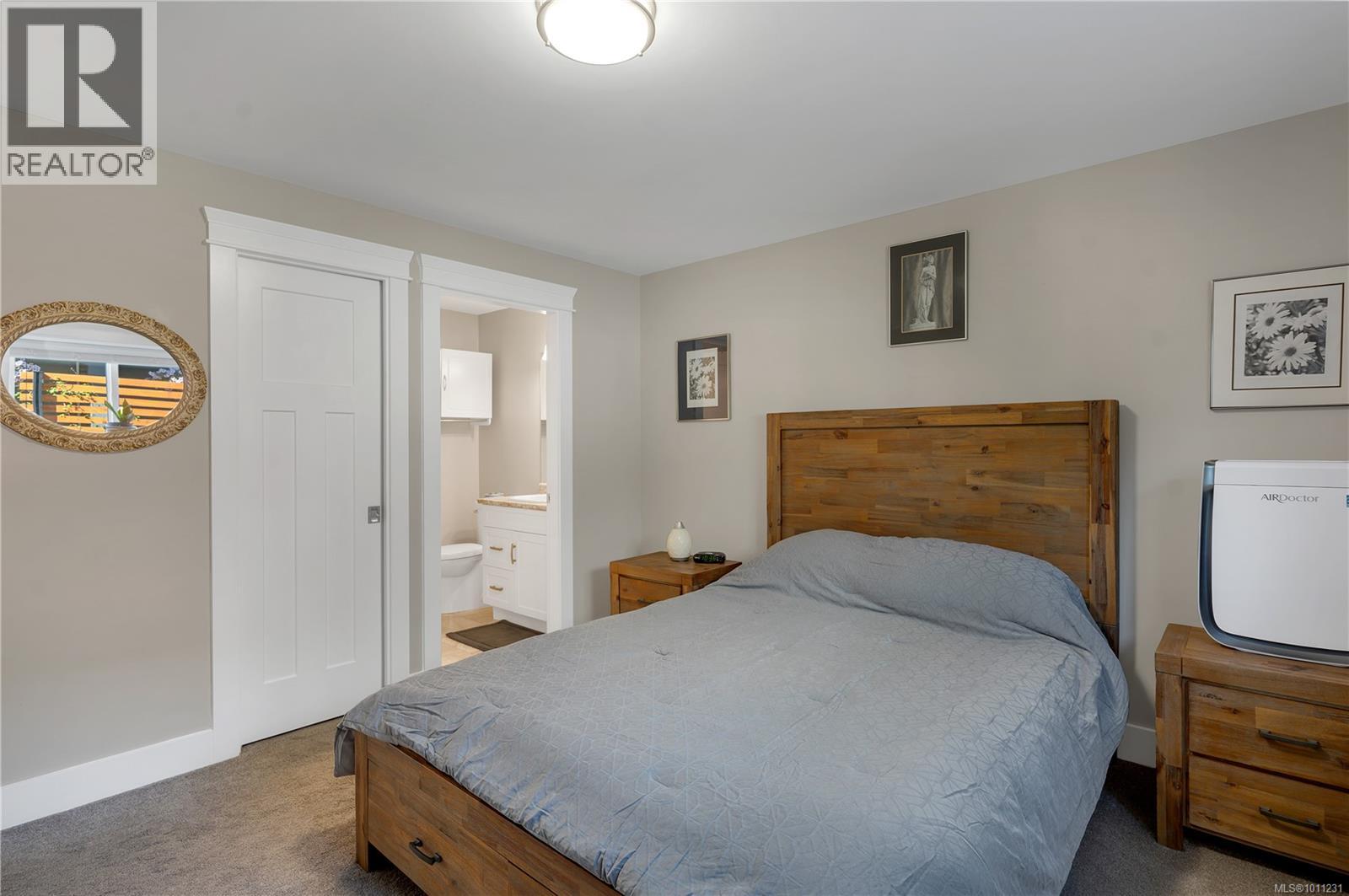 Photo 19 of 2613 Sunderland Rd, Campbell River BC