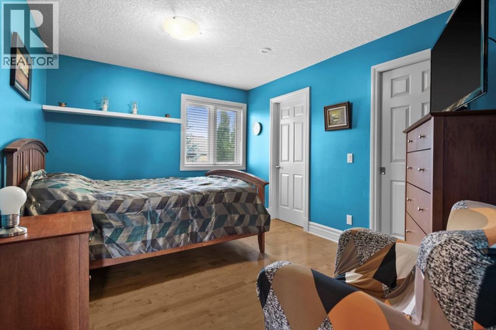 Single Family House for Sale in  Royal Terrace NW Royal Oak Calgary 