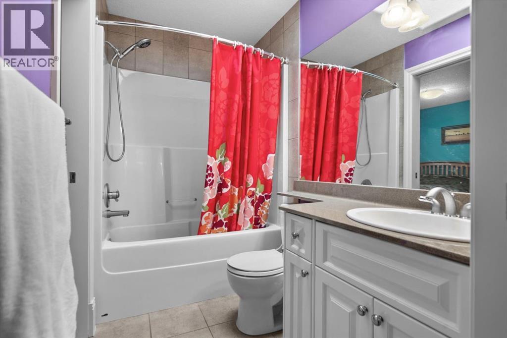 Single Family House for Sale in  Royal Terrace NW Royal Oak Calgary 