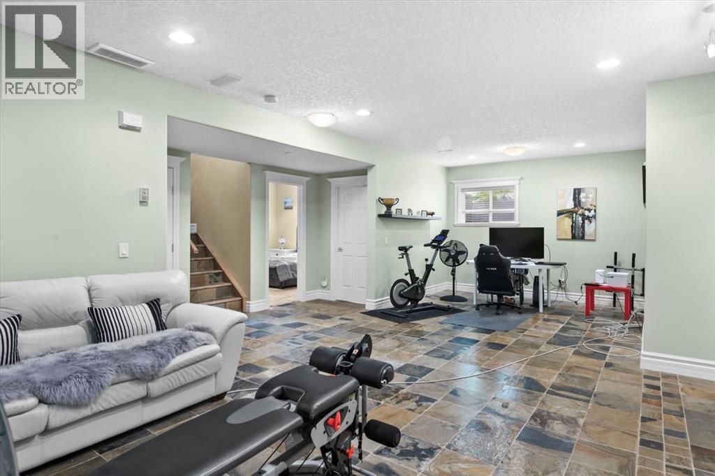 Single Family House for Sale in  Royal Terrace NW Royal Oak Calgary 