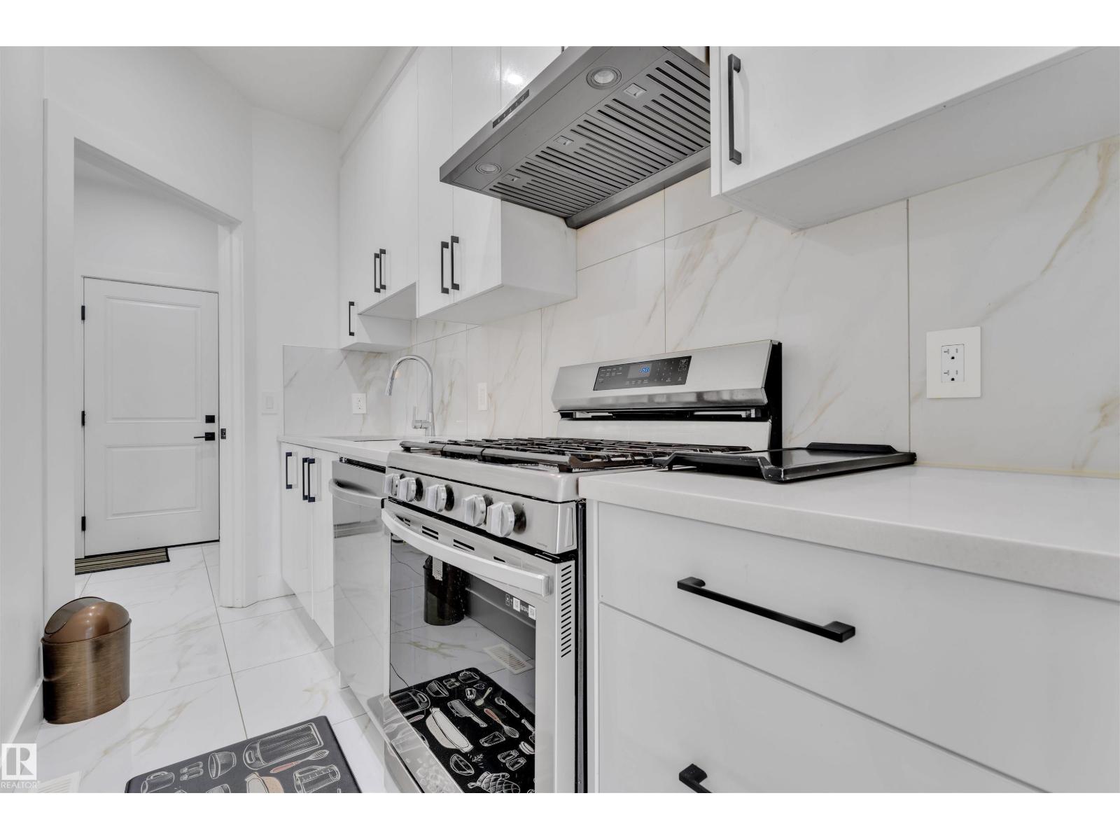 Photo 1 of 1924 164 St Sw, Edmonton AB
