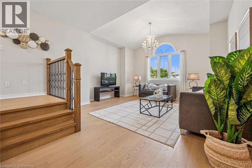 Photo 2 of 383 Tealby Crescent, Waterloo ON