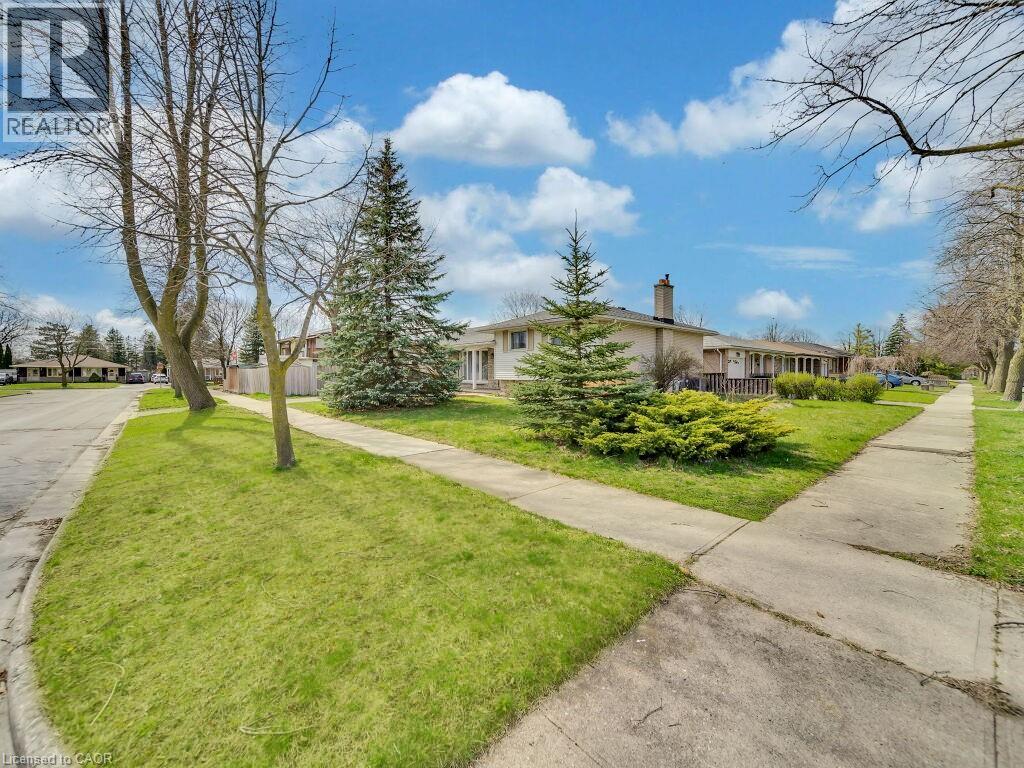 Photo 25 of 75 Bettley Crescent, Kitchener ON