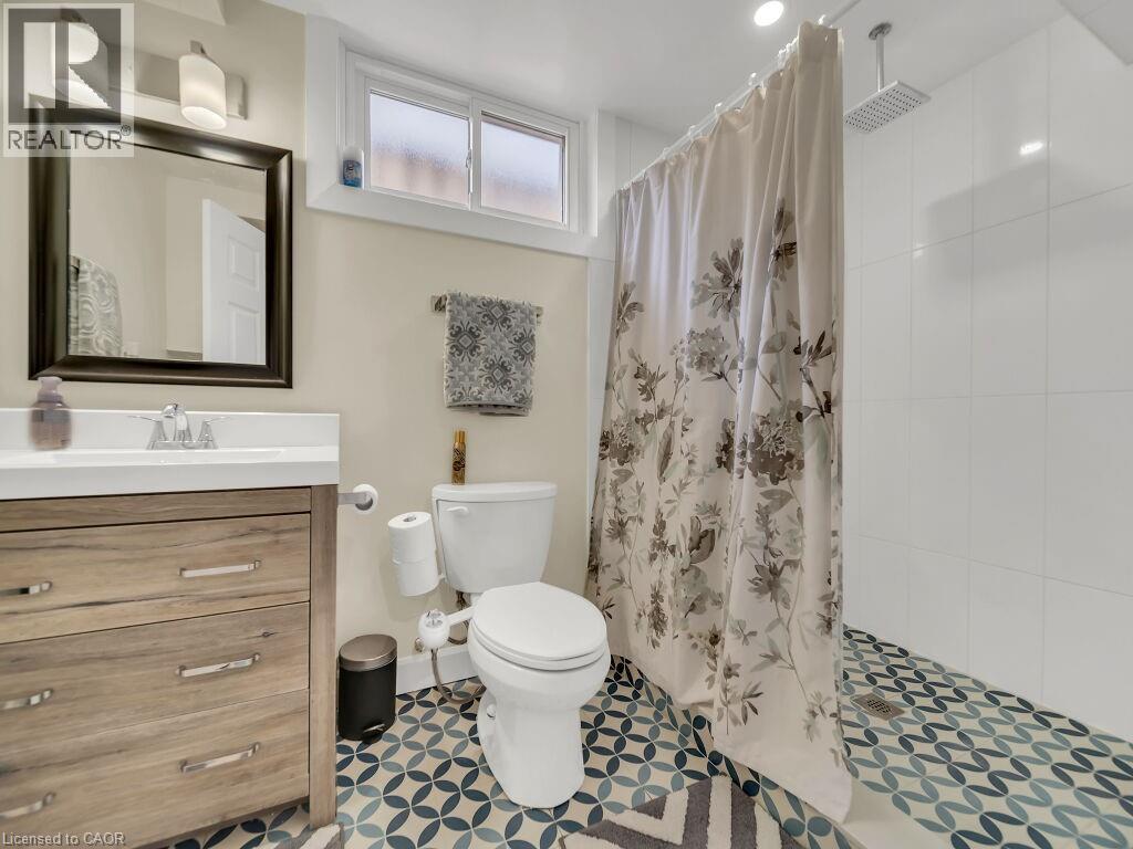 Photo 5 of 75 Bettley Crescent, Kitchener ON