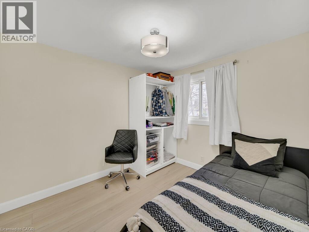 Photo 14 of 75 Bettley Crescent, Kitchener ON