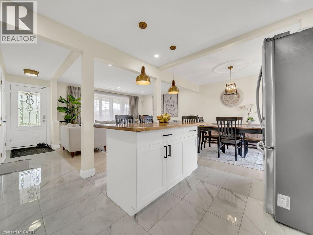 Photo 38 of 75 Bettley Crescent, Kitchener ON