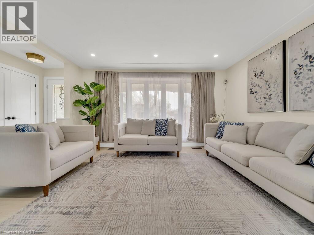 Photo 36 of 75 Bettley Crescent, Kitchener ON