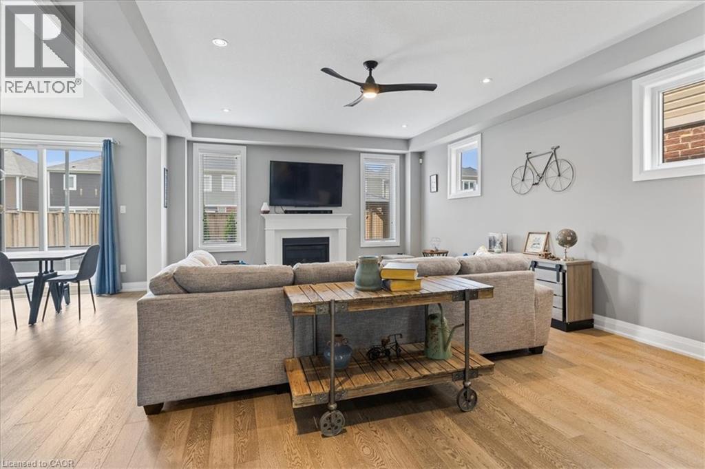 Photo 19 of 504 Equestrian Way, Cambridge ON