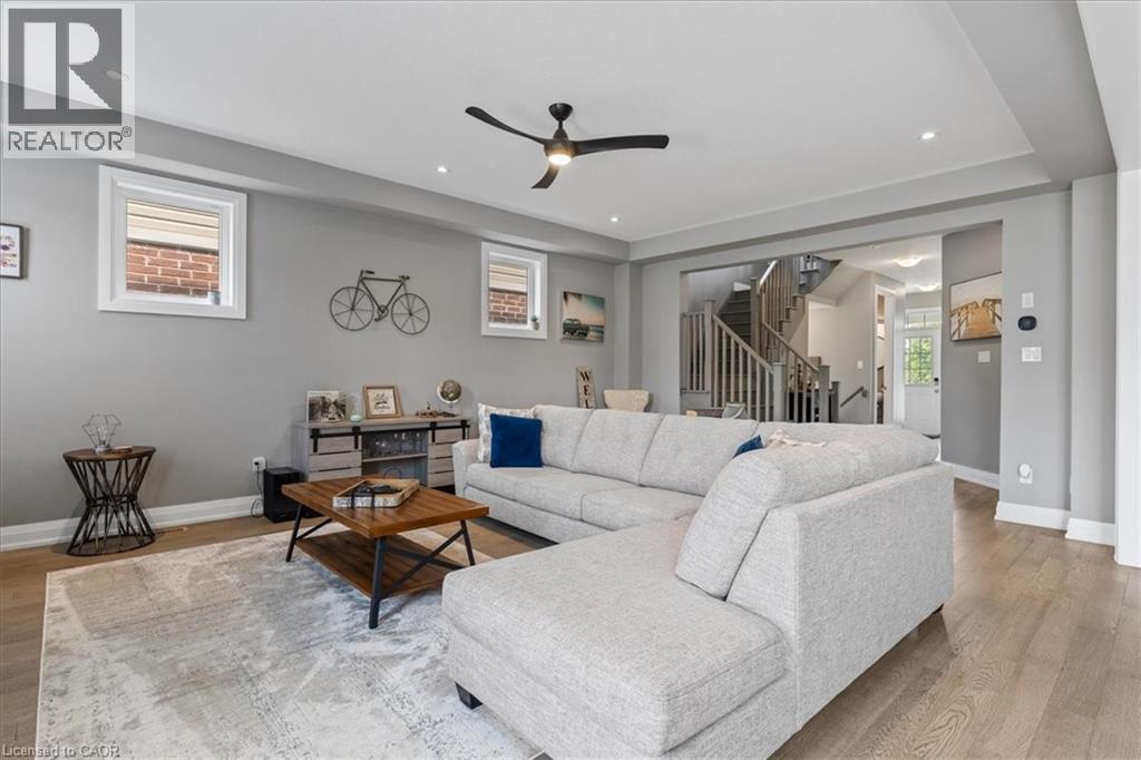 Photo 20 of 504 Equestrian Way, Cambridge ON