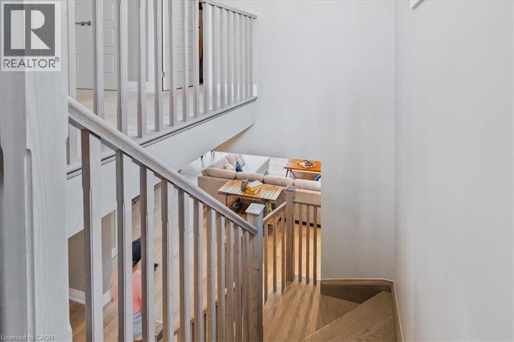 Photo 10 of 504 Equestrian Way, Cambridge ON