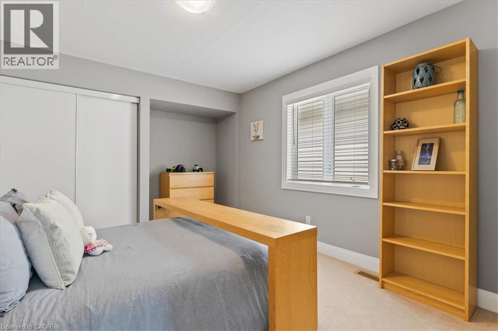 Photo 3 of 504 Equestrian Way, Cambridge ON