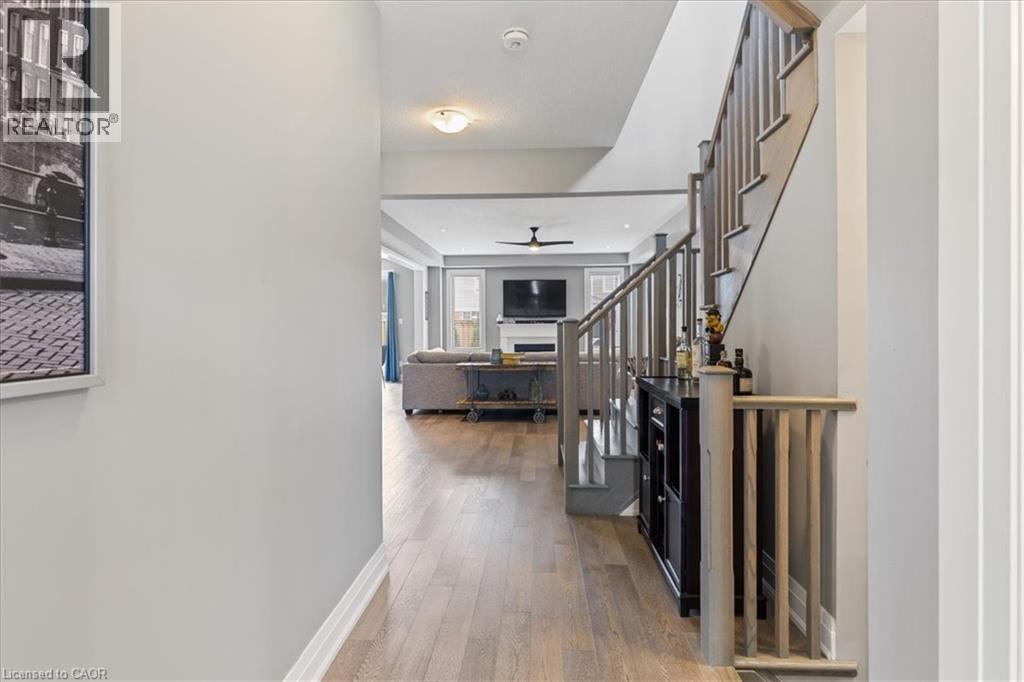 Photo 2 of 504 Equestrian Way, Cambridge ON