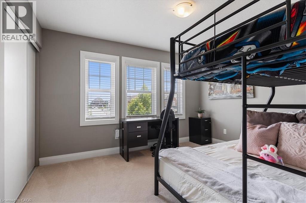 Photo 4 of 504 Equestrian Way, Cambridge ON