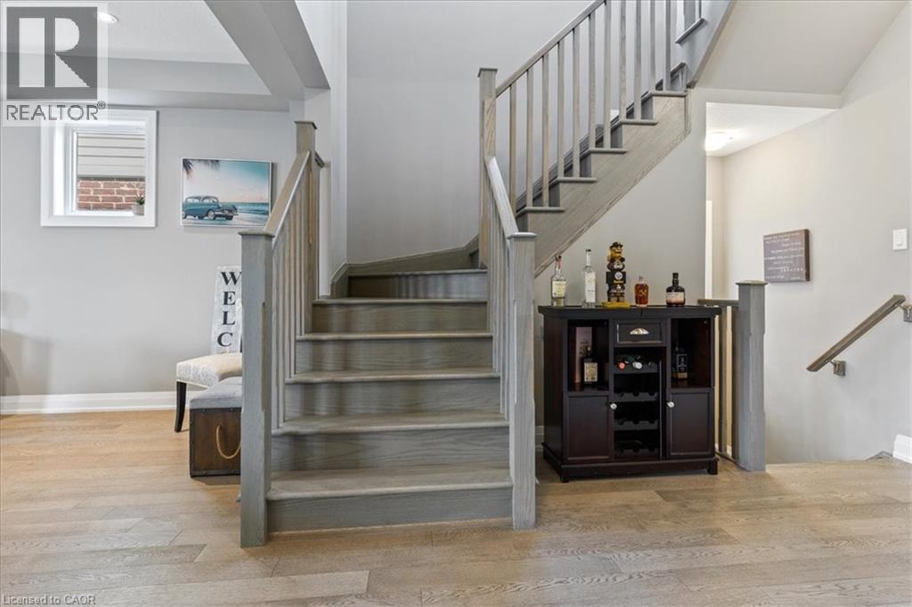Photo 8 of 504 Equestrian Way, Cambridge ON
