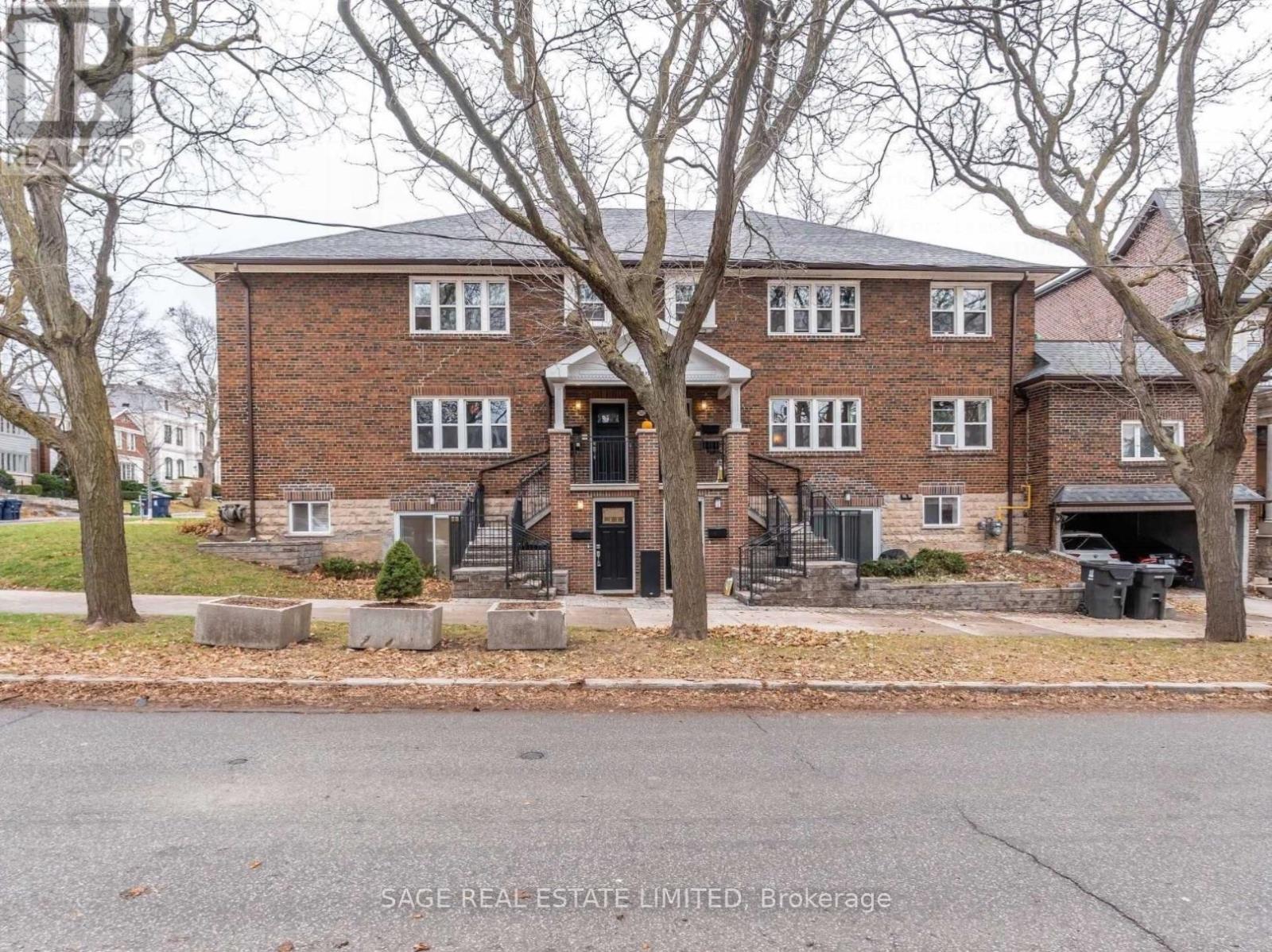 Photo 9 of Main 740 Avenue Road N, Toronto ON