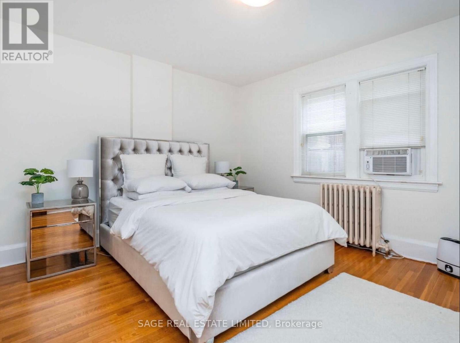 Photo 1 of Main 740 Avenue Road N, Toronto ON
