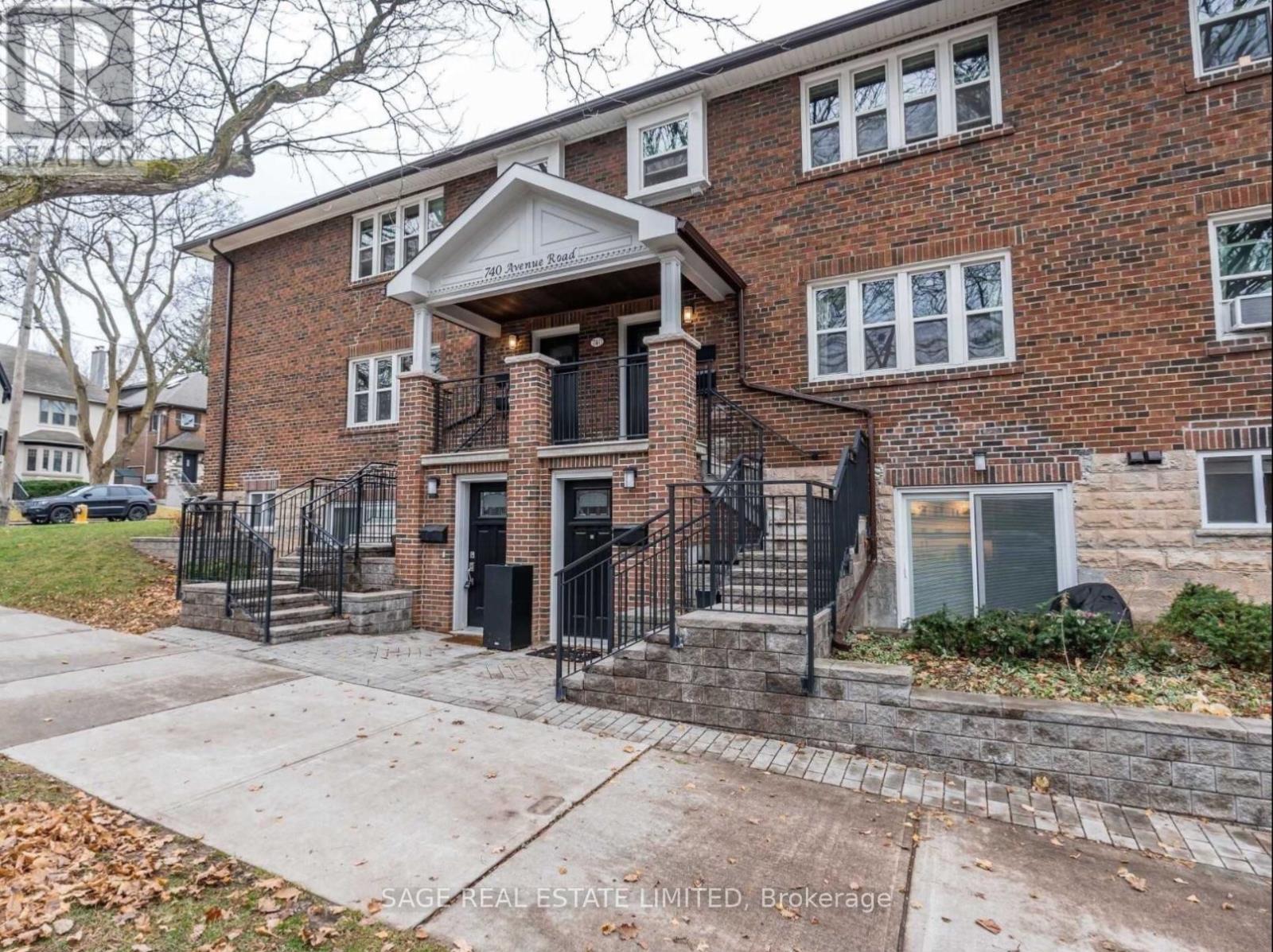 Photo 3 of Main 740 Avenue Road N, Toronto ON