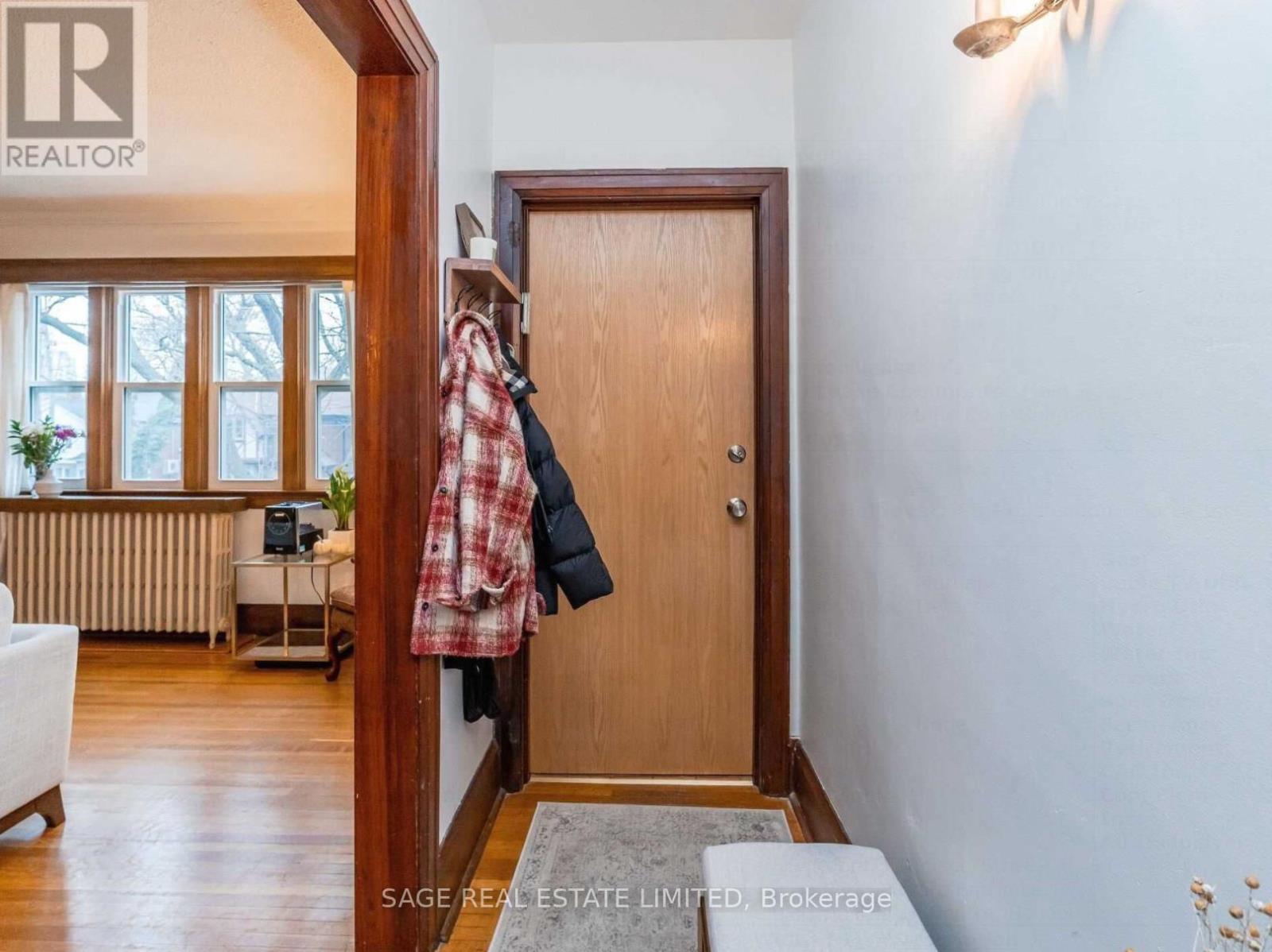 Photo 15 of Main 740 Avenue Road N, Toronto ON
