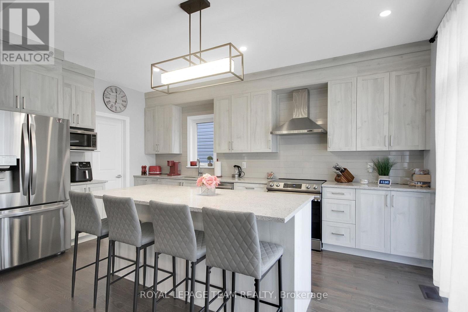 Photo 13 of 961 Beckton Heights W, Ottawa ON