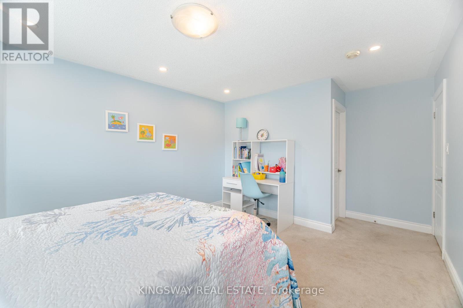 Photo 32 of 2246 Grand Ravine Drive, Oakville ON