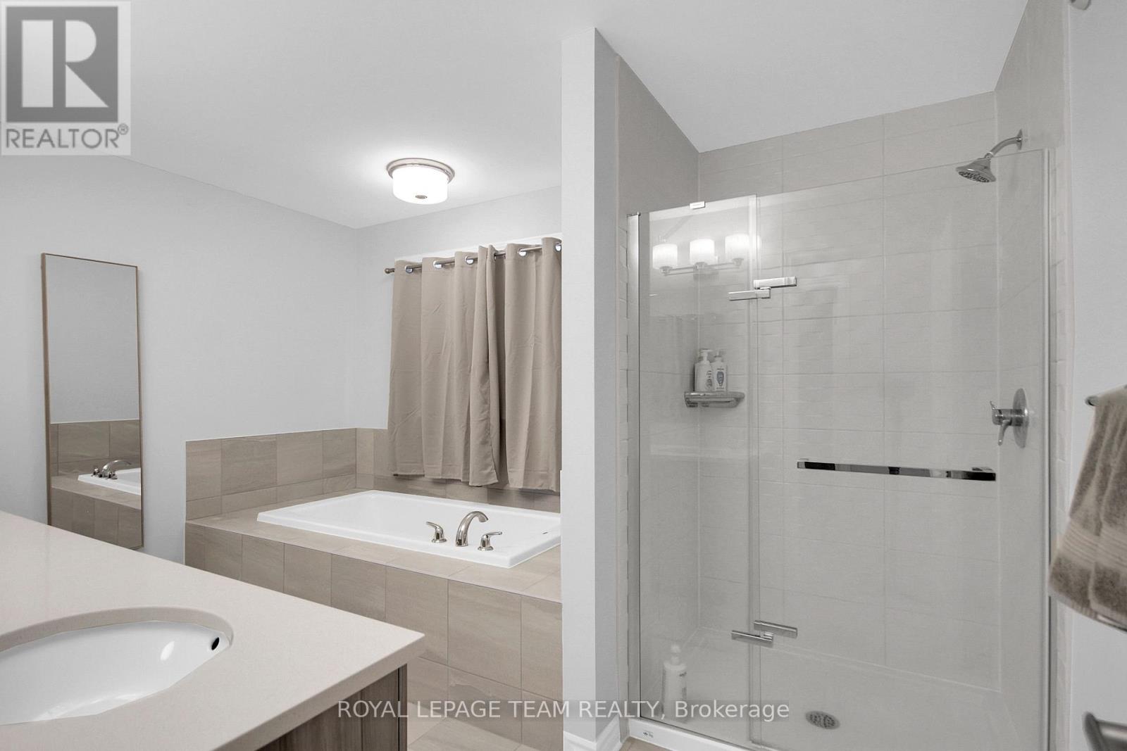 Photo 25 of 961 Beckton Heights W, Ottawa ON