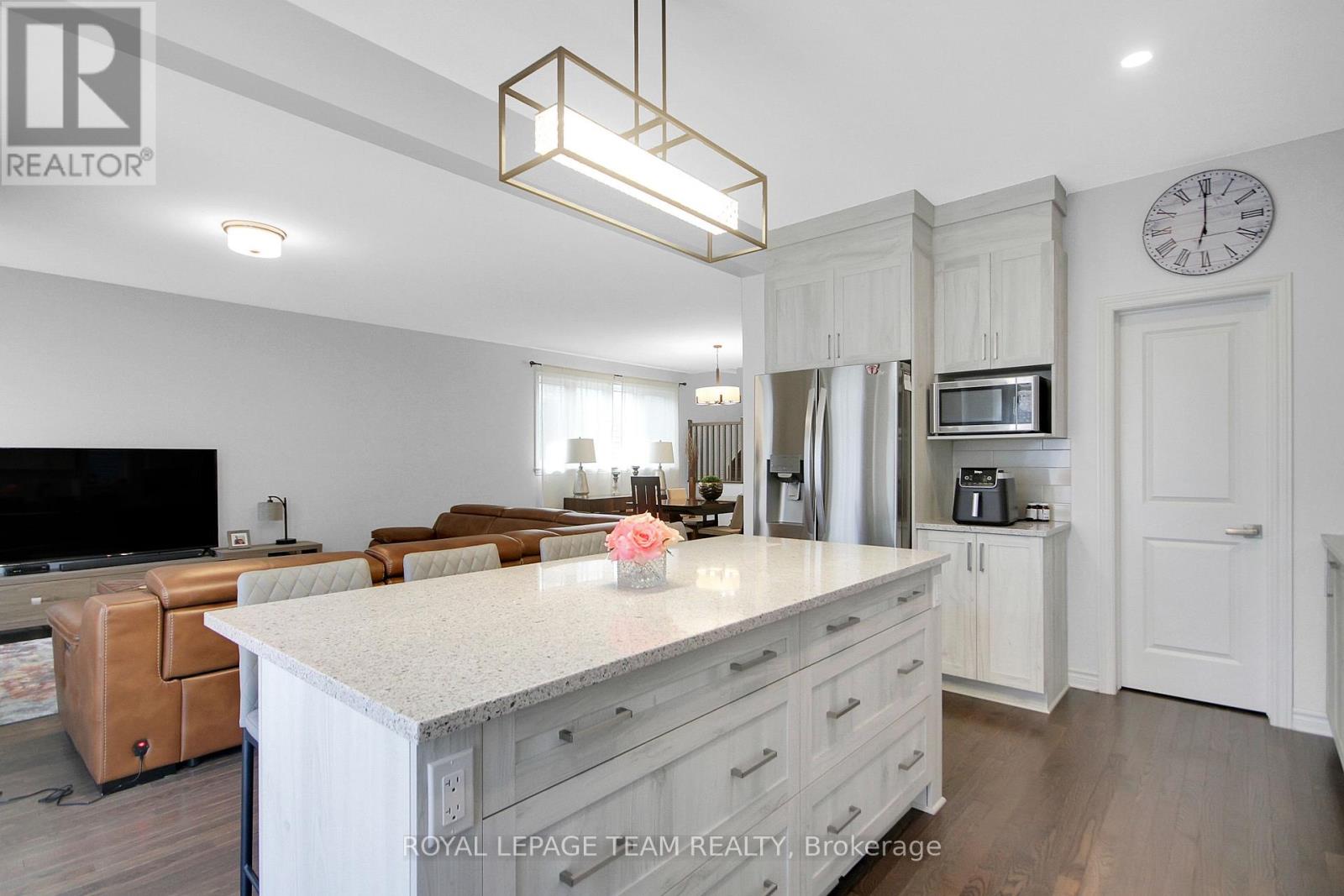 Photo 16 of 961 Beckton Heights W, Ottawa ON