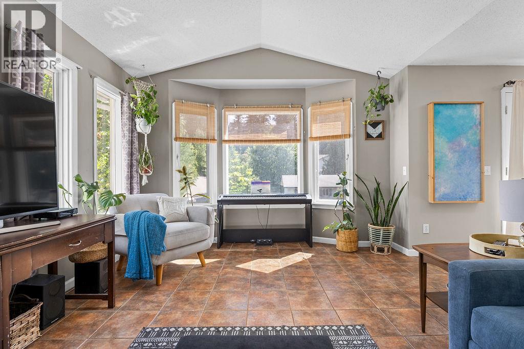 Photo 33 of 4015 Highland Park Drive, Armstrong BC