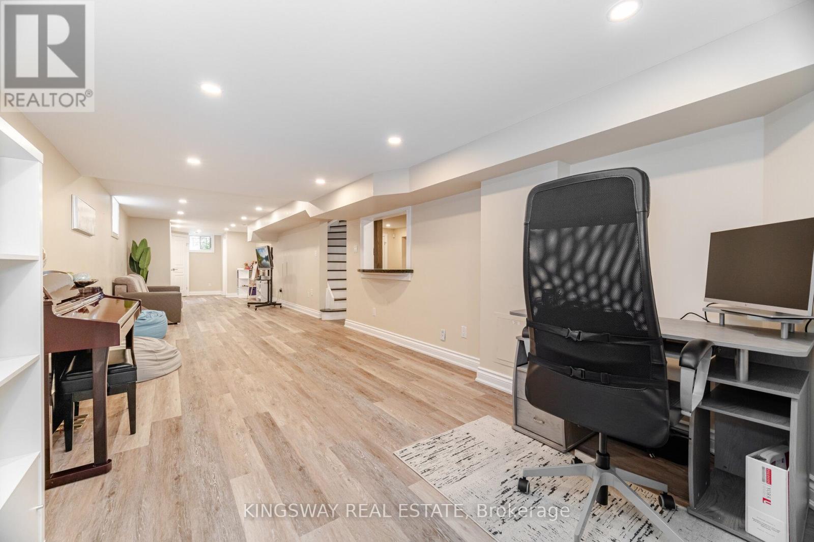 Photo 38 of 2246 Grand Ravine Drive, Oakville ON