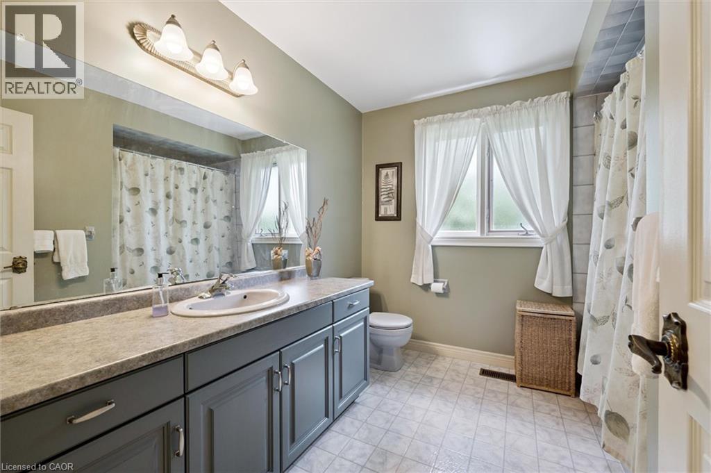Photo 46 of 45 Applewood Crescent, Cambridge ON