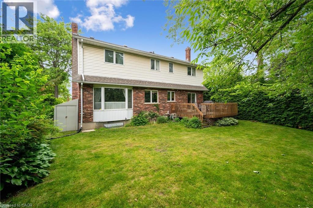 Photo 37 of 45 Applewood Crescent, Cambridge ON