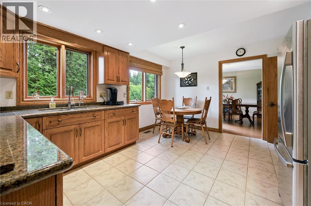 Photo 44 of 45 Applewood Crescent, Cambridge ON