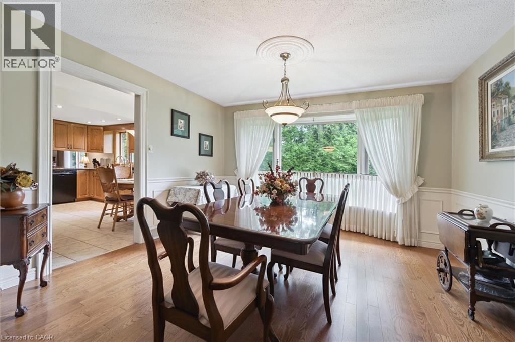Photo 12 of 45 Applewood Crescent, Cambridge ON