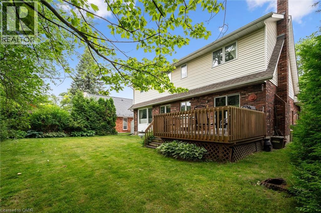Photo 23 of 45 Applewood Crescent, Cambridge ON